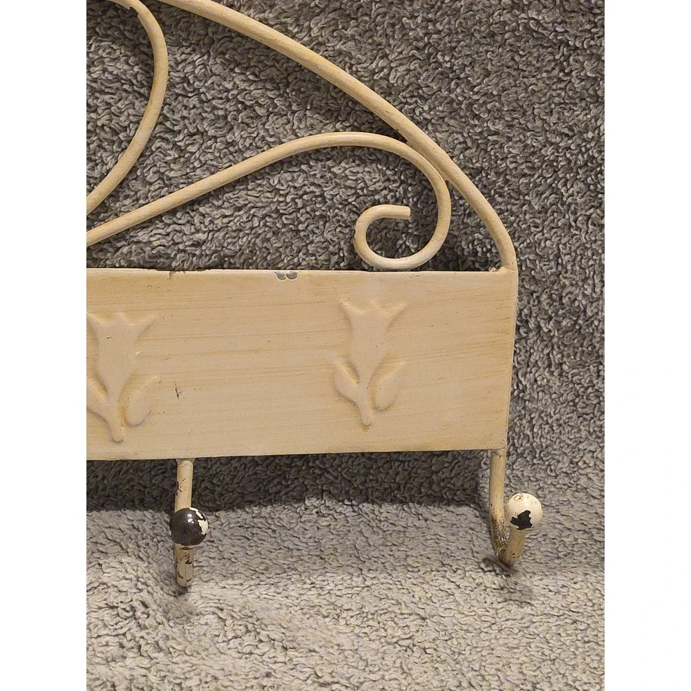 Heart Tulip Off White Metal Distressed Wall Hanging W/Hooks Cottage Farm Grandma